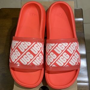 UGG ruette slides in coral color - new with tags